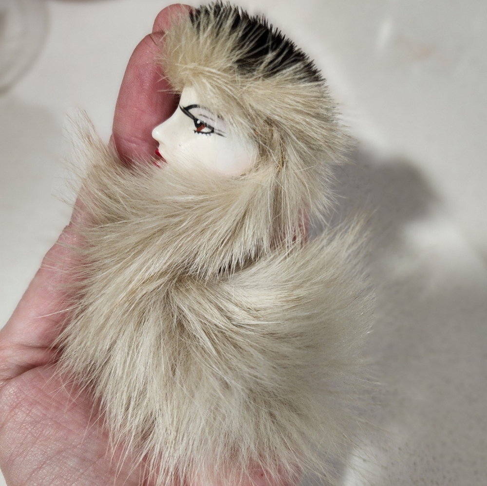 Vintage Womans Face Real Fur Hat And Collar Brooch